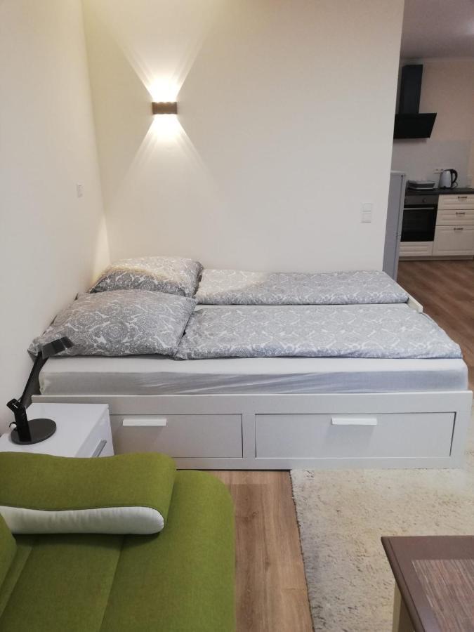 Wohnung Im Erdgeschoss Bietigheim-Bissingen Exterior foto